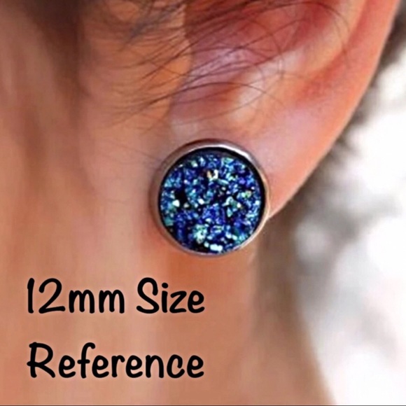 Clear Rhinestone Rose Gold Crown Stud Earrings! - Picture 12 of 16